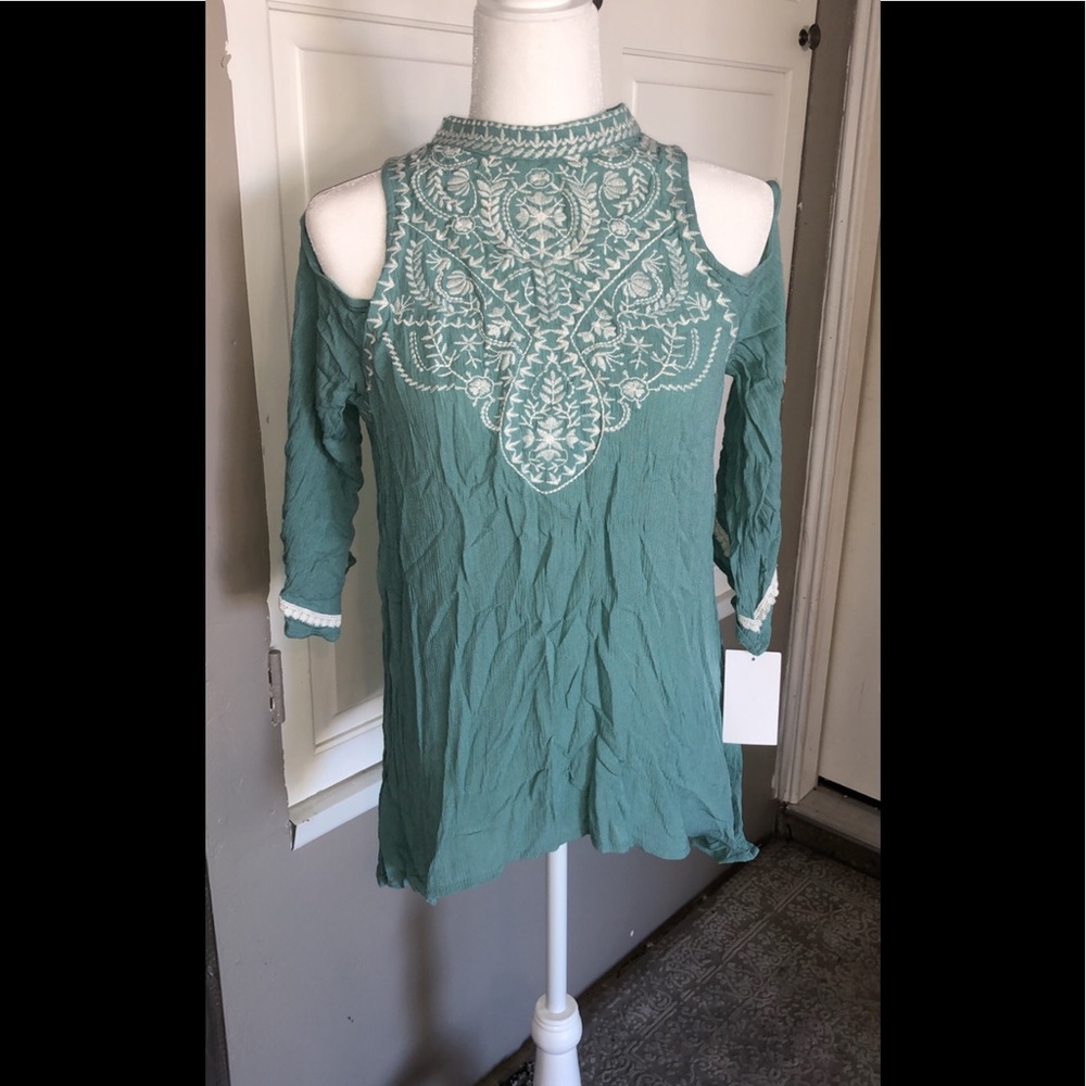 COPY - Cold shoulder Bohemian style top NWT